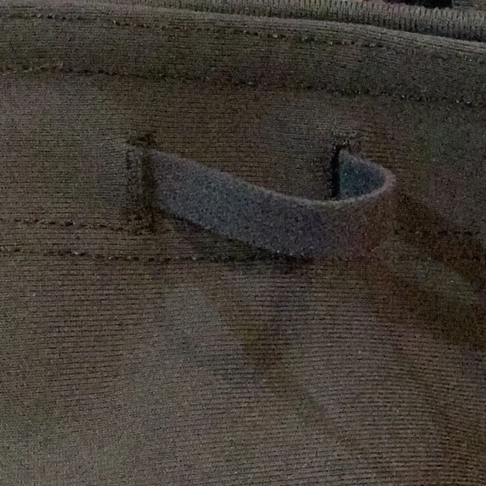 Athleta Crocodile Stealth TruCool Capri Leggings Small - Picture 15 of 16